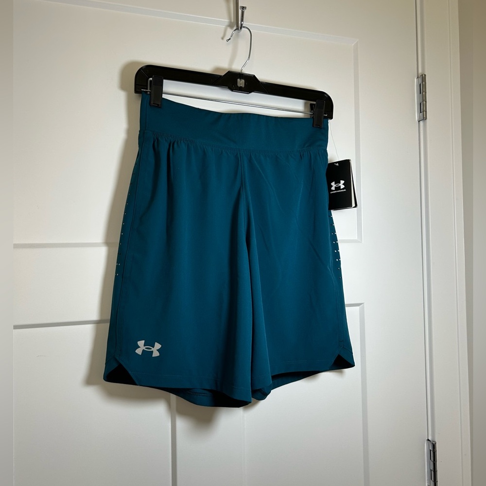 Men’s small Under Armour athletic running shorts